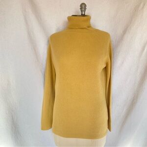Yellow wool M ribbed turtle neck sweater.